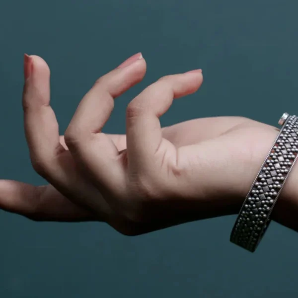 How to Style a Silver Kada for Women with Traditional and Modern Outfits