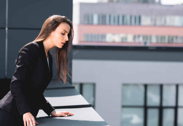 Fear of Heights vs. Acrophobia: What's the Difference?