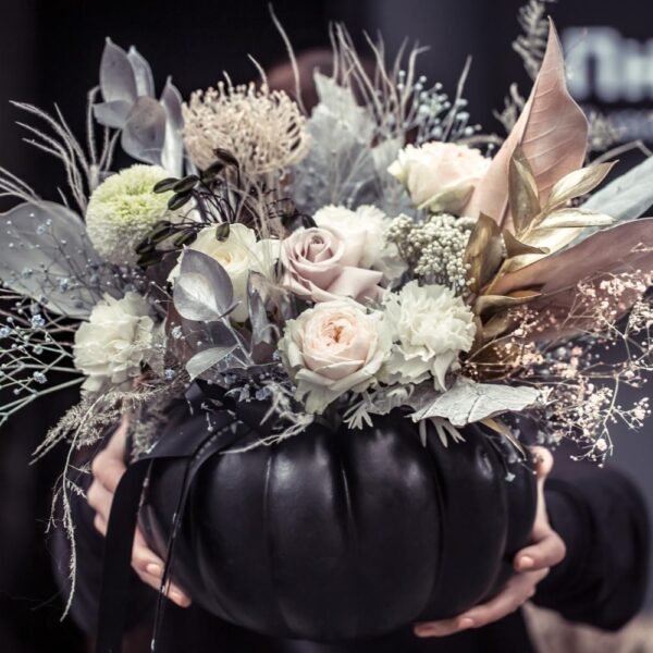 Luxury Flower Arrangements: Elegant Floral Designs for Special Occasions
